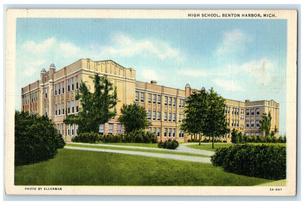 c1940's High School Campus Building Ground Benton Harbor Michigan MI Postcard