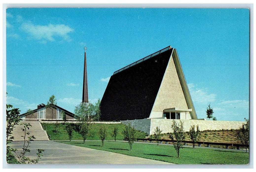 c1960's Kramer Chapel Concordia Senior College Fort Wayne Indiana IN Postcard