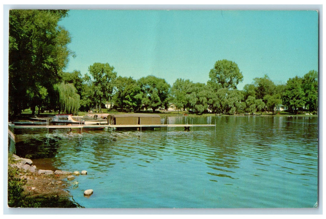 c1960's Lake Syracuse Scenic View Syracuse Indiana IN Unposted Boats Postcard