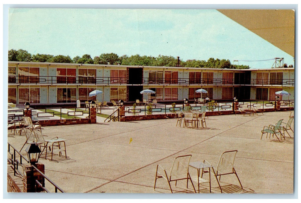 c1960's Holiday Inn Exterior Pool Scene Tupelo Mississippi MS Unposted Postcard