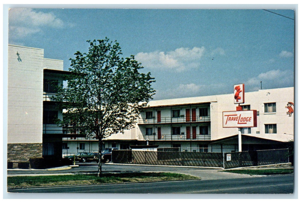 c1960s Travel Lodge Exterior Roadside Des Moines Iowa IA Unposted Trees Postcard