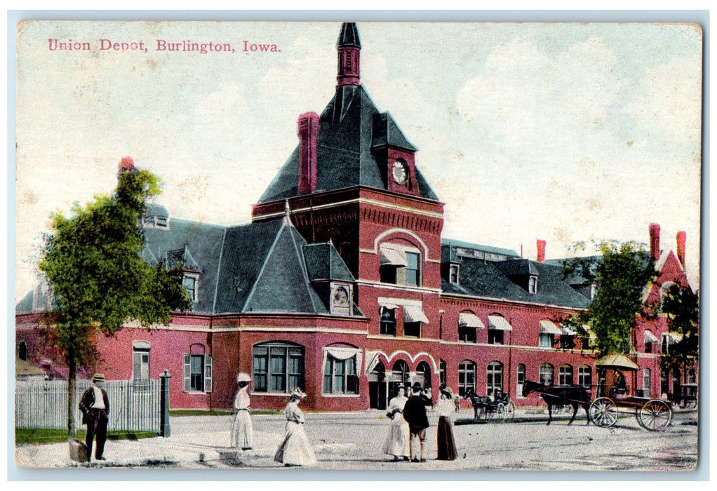 1910 Union Depot Exterior Roadside Burlington Iowa IA Posted Carriages Postcard
