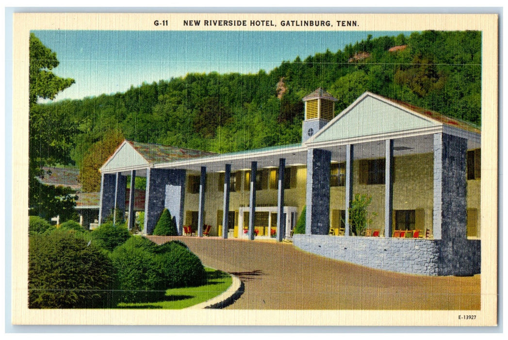 c1940 New Riverside Hotel & Restaurant Entrance Gatlinburg Tennessee TN Postcard