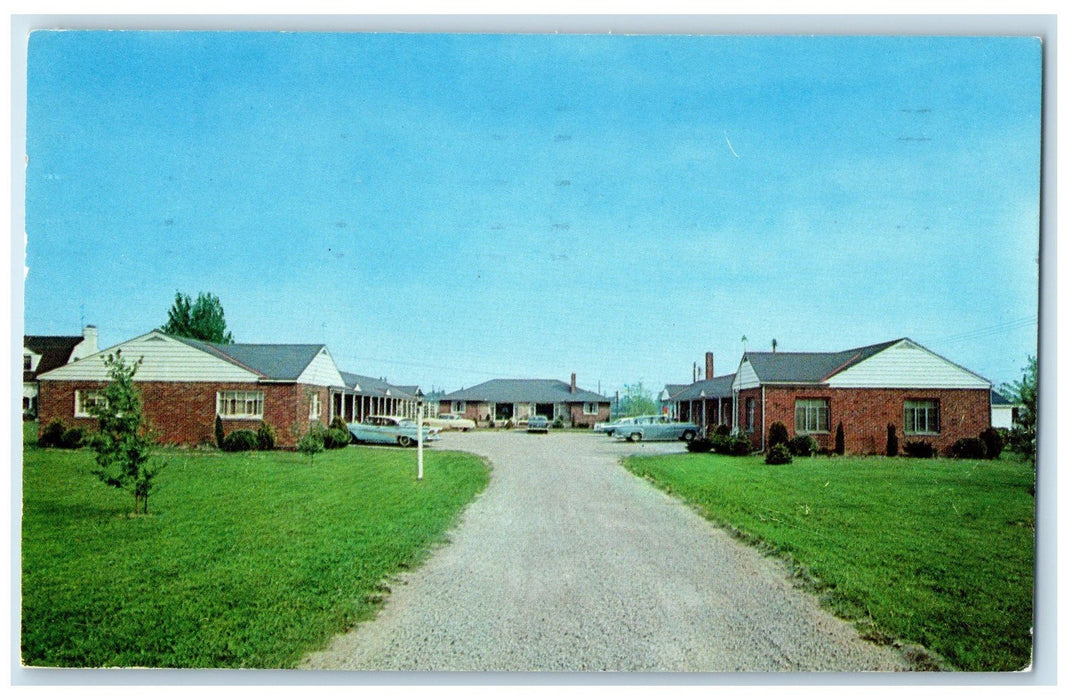 1960 Foster House Motel Exterior Roadside Lorain Ohio OH Posted Cars Postcard